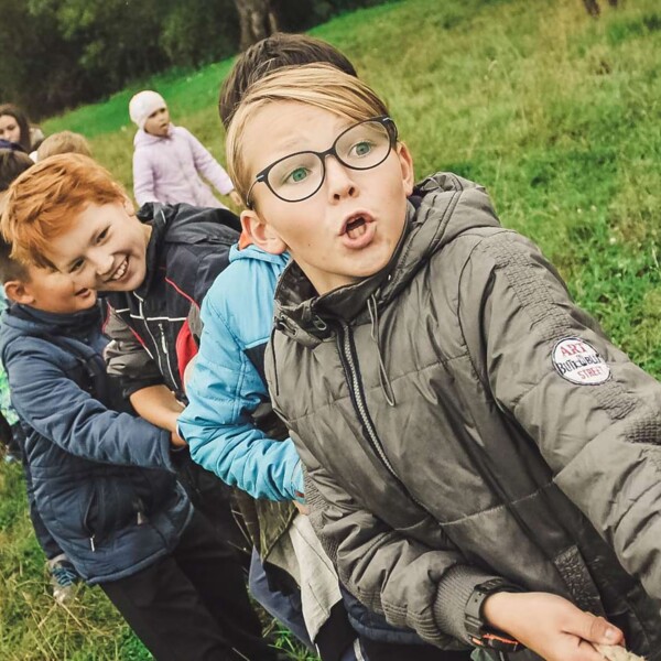 SCHWERELOS-KURS FÜR KINDER